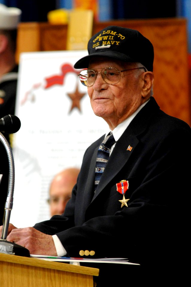 US Navy 070323-N-3642E-429 U.S. Navy veteran Paul E. Baker, delivers his remarks after receiving a Bronze Star with Combat