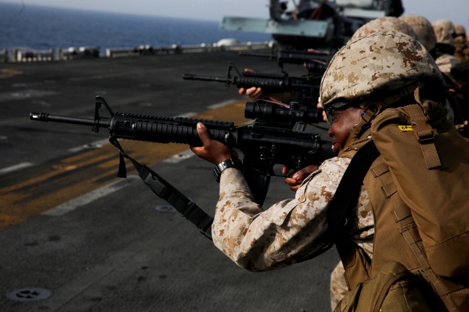 USS Essex (LHD 2) 150707-M-SV584-103 (19949150218)