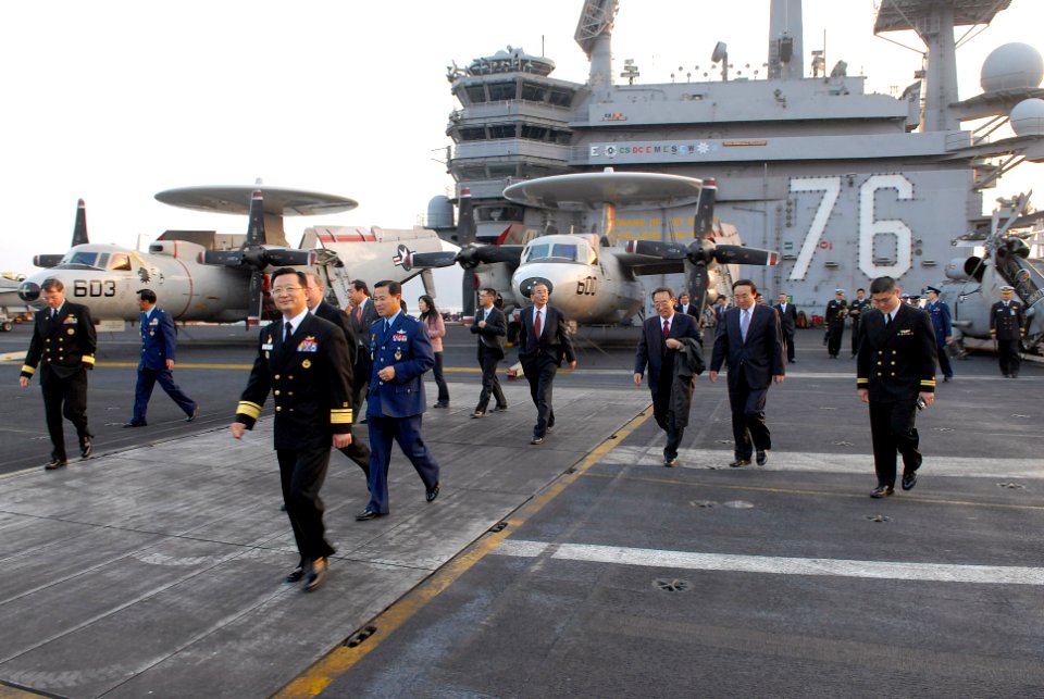 US Navy 070322-N-3659B-257 Distinguished visitors from the Republic of Korea armed forces and political parties take a tour on the flight deck of Nimitz-class aircraft carrier USS Ronald Reagan (CVN 76)
