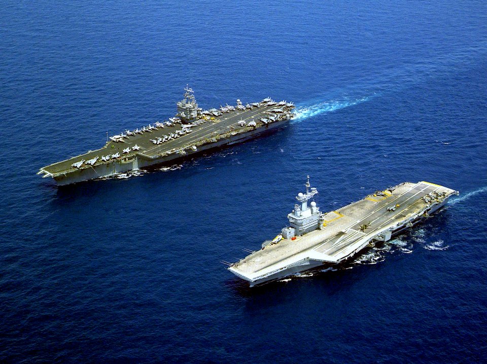 USS Enterprise FS Charles de Gaulle-b