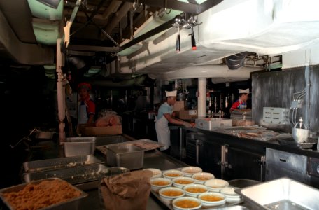 USS Enterprise (CVN-65), galley photo