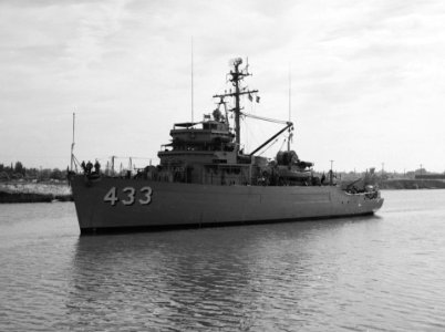 USS Engage (MSO-433) underway c1954