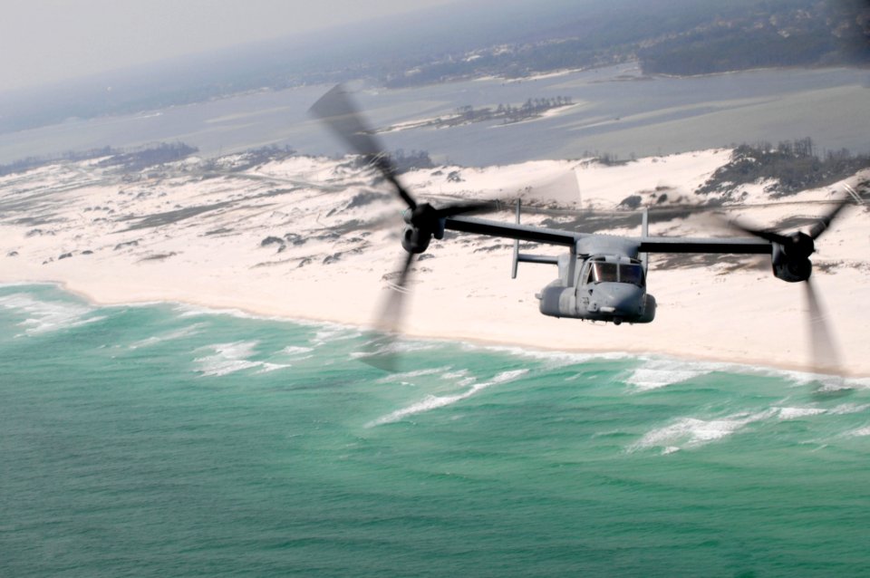 US Navy 070330-F-4684K-010 An MV-22 Osprey from Marine Medium Tiltrotor Training Squadron (VMMT) 204, Marine Corps Air Station New River, N.C., flies over the Gulf of Mexico