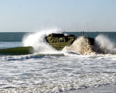 US Navy 070330-N-0841E-051 An amphibious assault vehicle (AAV) returns to amphibious transport dock USS Ponce (LPD 15) in support of a Kearsarge Expeditionary Strike Group (ESG) Integrated Training Exercise