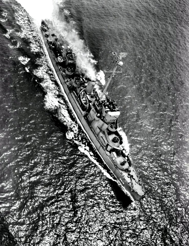 USS Edgar G. Chase (DE-16) underway at sea, in 1943 (80-G-238903)