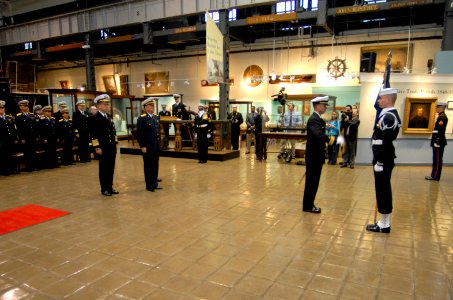 US Navy 070404-N-0696M-008 Chief of Naval Operations (CNO) Adm. Mike Mullen welcomes Chinese People's Liberation Army Navy Commander-in-Chief Adm. Wu Shengli, during a Full Honors Ceremony