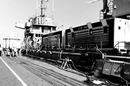 USS ELK RIVER (IX-501)