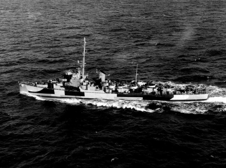 USS Ebert (DE-768) underway in the North Atlantic on 3 January 1945 (80-G-301384)