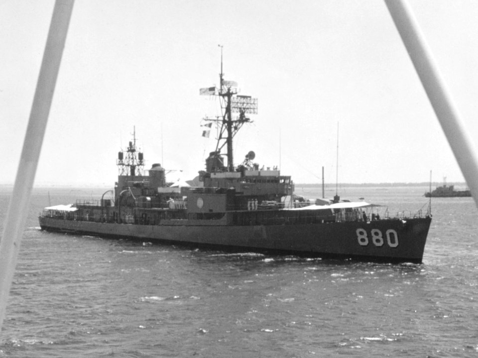 USS Dyess (DD-880) at anchor off Bahrain on 29 June 1967 (K-38892)