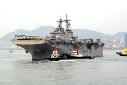US Navy 070408-N-4124C-019 Amphibious assault ship USS Essex (LHD 2) pulls away from the pier after a four-day port visit to Republic of Korea's 2nd largest city