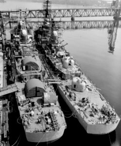 USS Edson (DD-946) and USS Somers (DD-947) fitting out at Bath Iron Works on 1 July 1958