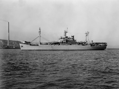 USS Eldorado (AGC-11) underway in August 1952 (6929391)