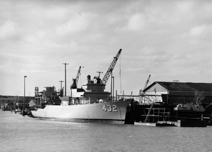 USS Dynamic (MSO-432) fitting out in January 1953