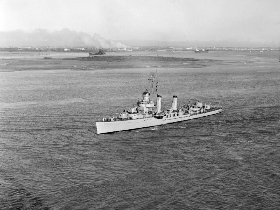 USS Ellyson (DD-454) underway in March 1954