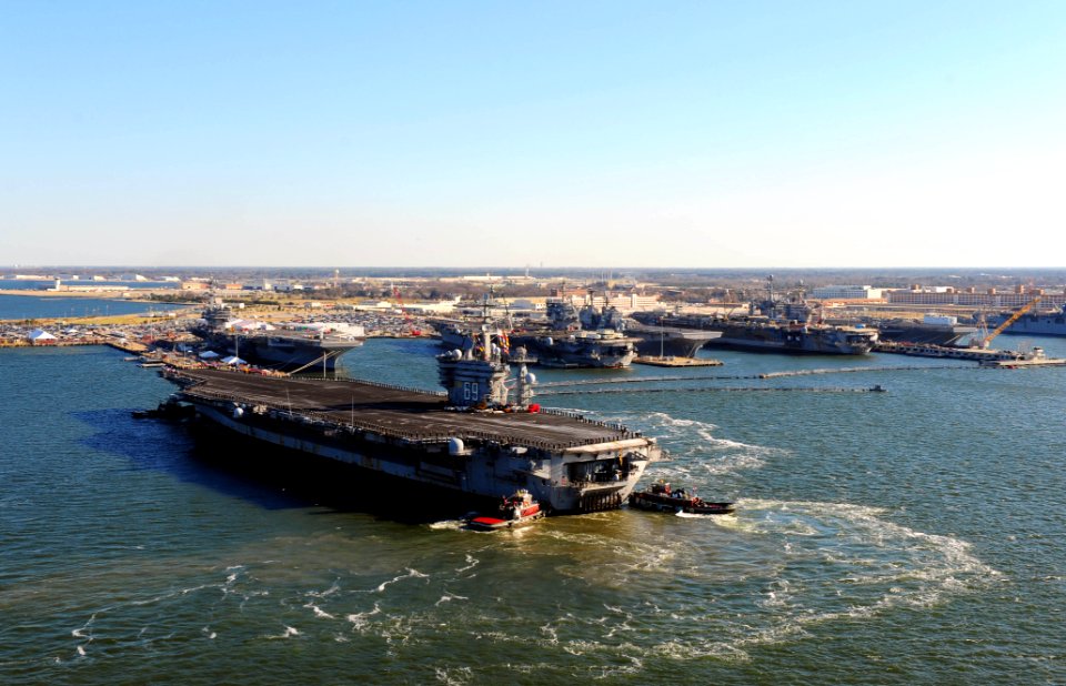 USS Dwight D. Eisenhower returns home. (8293468775)