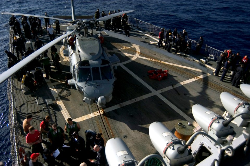 US Navy 070413-N-5253W-005 Sailors aboard Arleigh Burke-class guided missile destroyer USS Lassen (DDG 82) assemble on the fantail for a simulated abandon-ship procedure during an Integrated Training Team Exercise (ITTE)