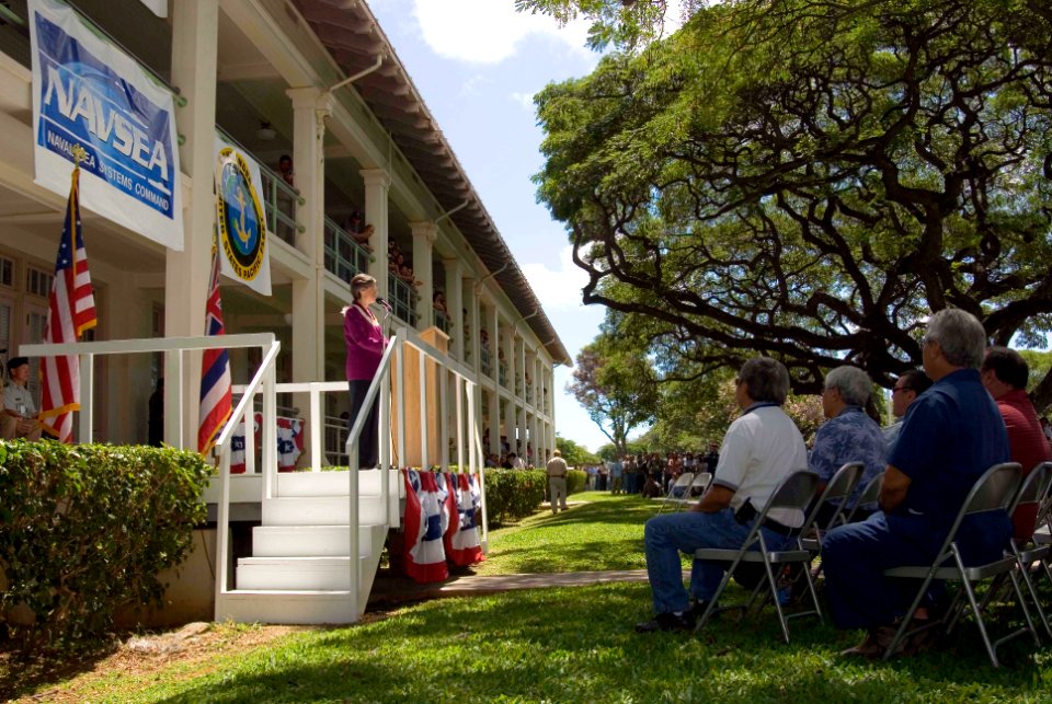 US Navy 070409-N-4856G-156 Hawaii Governor Linda Lingle speaks to the civilian and military work force at Pearl Harbor Shipyard during a recent emergency planning briefing