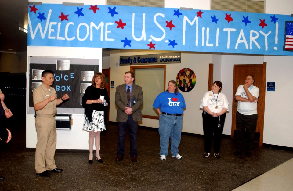 US Navy 070414-N-2143T-001 Capt. Reid Tanaka, commander, Naval Base Kitsap Bremerton, thanks Olympic High School (OHS) and contributing sponsors for coordinating the military appreciation dinner