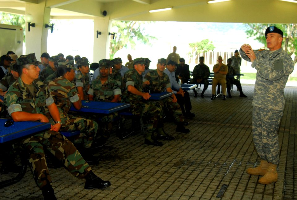 US Navy 070412-N-4124C-028 Senior Enlisted Advisor to the Chairman (SEAC), Joint Chiefs of Staff (JCS), Sgt. Maj. William J. Gainey speaks with Sailors about the way ahead for joint operations