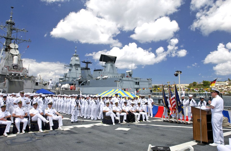 US Navy 070411-N-5459S-032 Cmdr. Richard M. Miller Jr. speaks to Sailors assigned to the guided missile destroyer USS Mahan (DDG 72) after he assumed duties as the commanding officer