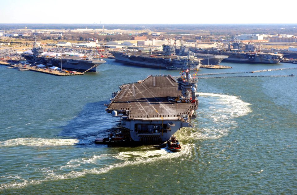 USS Dwight D. Eisenhower arrives in Norfolk. (8290604409)