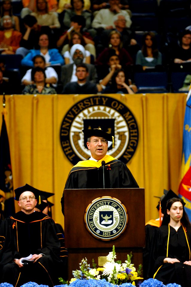 US Navy 070428-N-3642E-191 Secretary of the Navy (SECNAV), the Honorable Dr. Donald C. Winter addresses Engineering Graduates at the College of Engineering Commencement ceremony photo