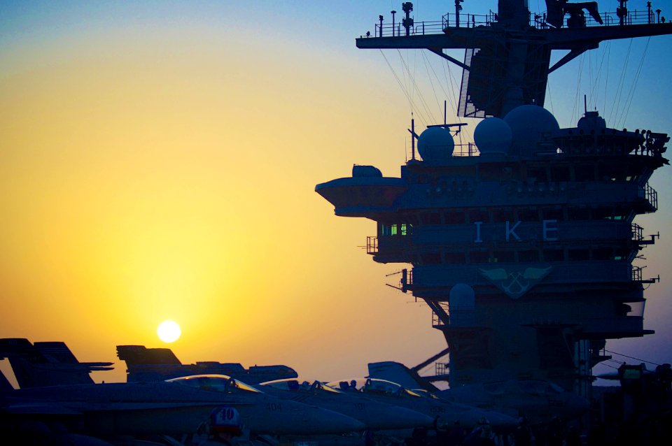 USS Dwight D. Eisenhower 121108-N-DO751-009