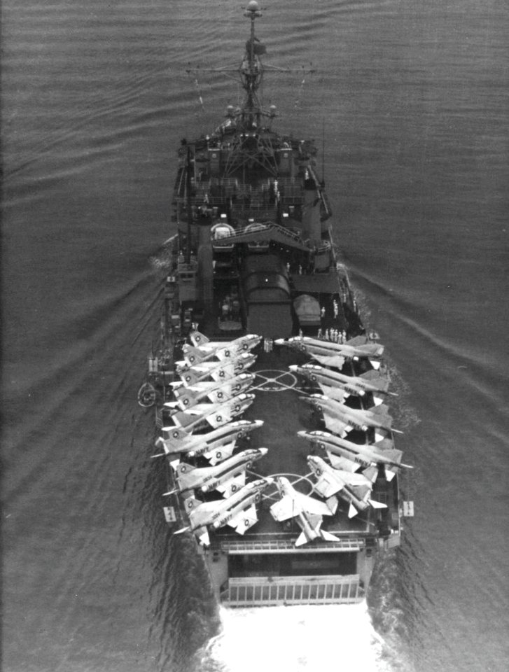 USS Dubuque (LPD-8) transporting aircraft, circa in 1976