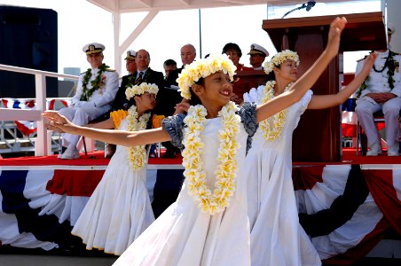 US Navy 070505-N-3642E-261 Hawaiian dancers perform the Hula during the commissioning of Virginia-class fast attack submarine USS Hawaii (SSN 776)