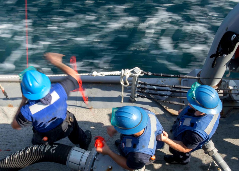 USS Dewey’s (DDG 105) 141121-N-KB426-039 (15236998803)