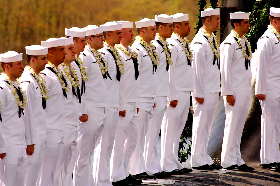 US Navy 070505-N-3642E-616 Sailors man the ship and officially bring the newest Virginia-class nuclear attack submarine USS Hawaii (SSN 776) to life during her commissioning ceremony