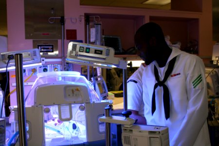 US Navy 070502-N-5307M-004 Sailors from USS Kearsarge (LHD 3), USS Gunston Hall (LSD 44) and USS San Jacinto (CG 56) visit a nearby hospital to cheer up patients during a community relations project for Fleet Week USA photo