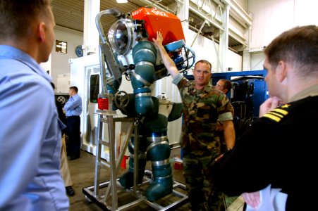 US Navy 070504-N-4163T-010 Hospital Corpsman 2nd Class Creighton Marshall, a reservist assigned to Deep Submergence Unit (DSU) at Naval Air Station North Island