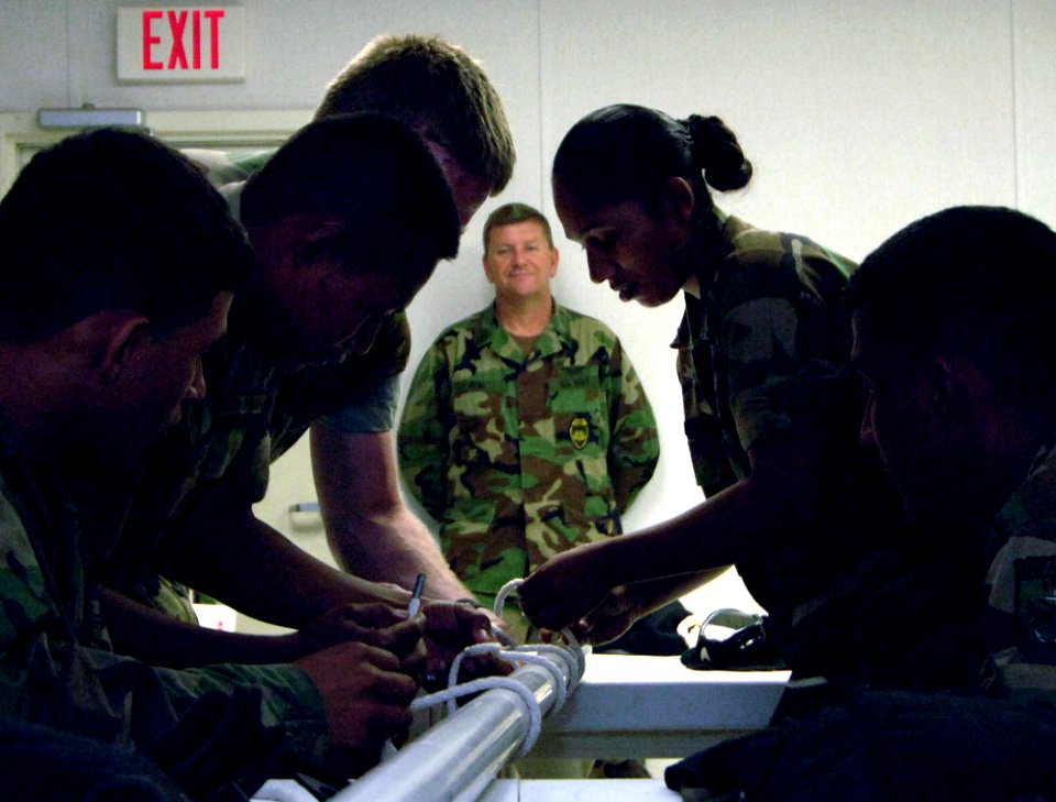 US Navy 070502-N-0989H-174 Chief Warrant Officer 3 Tom Peal, Navy Expeditionary Training Command, oversees knot-tying training