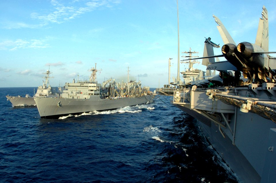 US Navy 070505-N-0890S-048 Gast combat support ship USNS Rainier (T-AOE 7) conducts a replenishment at sea (RAS) with nuclear-powered aircraft carrier USS Nimitz (CVN 68) and guided missile destroyer USS Chafee (DDG 90)