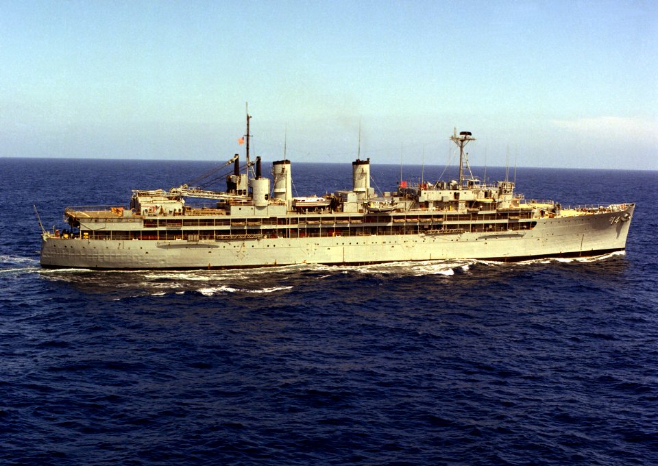 USS Dixie (AD-14) underway off the coast of southern California on 1 April 1976 (6392044)