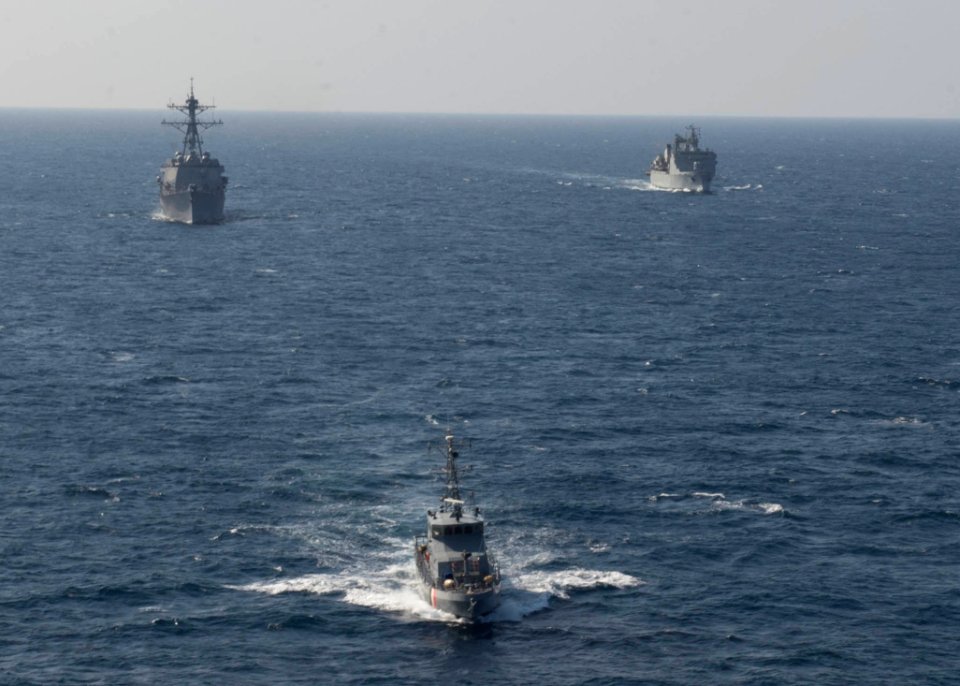 USS Dewey (DDG 105) 141109-N-KB426-621 (15151114533)