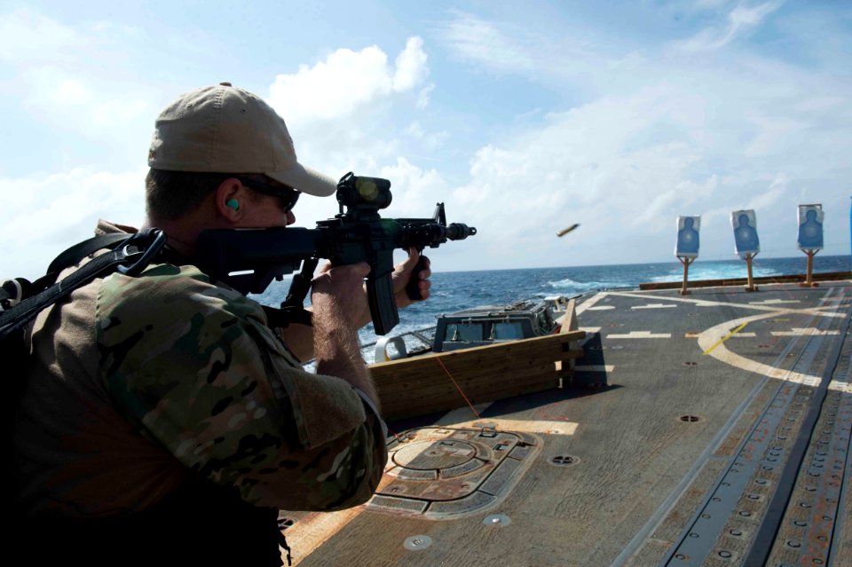 USS Dewey’s (DDG 105) 141119-N-KB426-209 (15670929277)