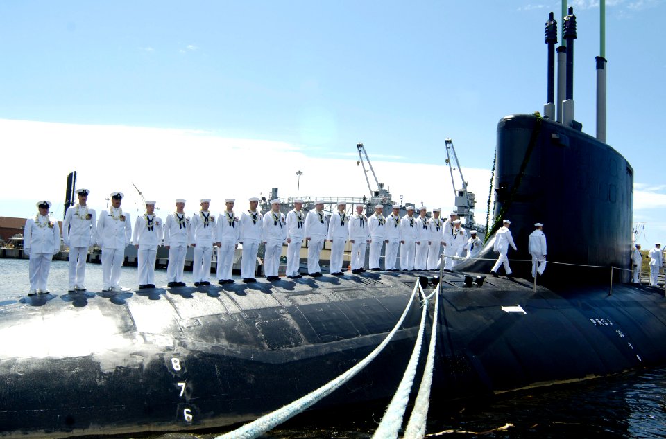 US Navy 070505-N-8467N-009 Sailors aboard the newest Virginia-class nuclear attack submarine USS Hawaii (SSN 776) man the ship and bring her to life during the commissioning ceremony