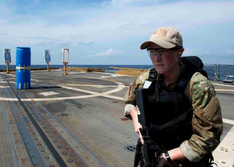 USS Dewey’s (DDG 105) 141119-N-KB426-358 (15856067842)