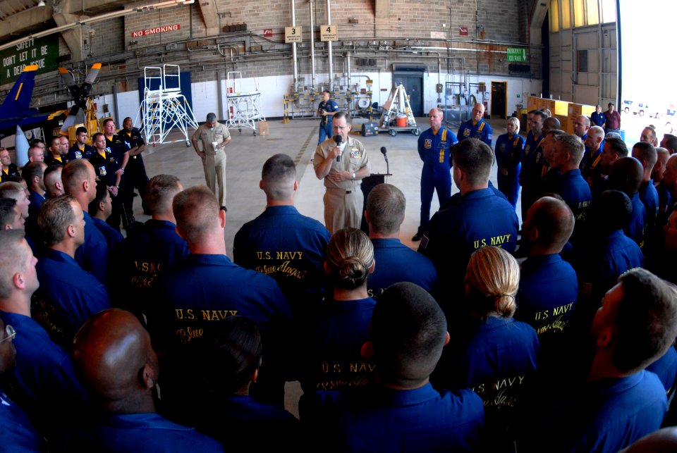US Navy 070509-N-0696M-040 Chief of Naval Operations (CNO) Adm. Mike Mullen visits Sailors assigned to the Blue Angels at Naval Air Station Pensacola, Fla