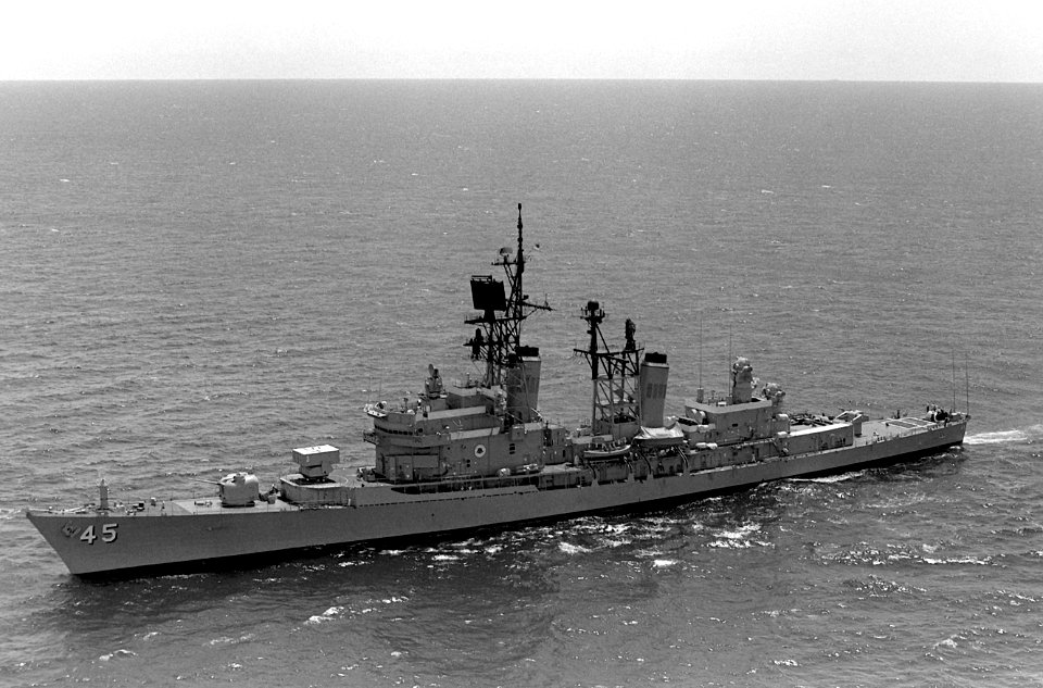 USS Dewey (DDG-45) underway in 1979