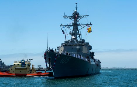 USS Dewey returns to homeport 150604-N-OR184-023