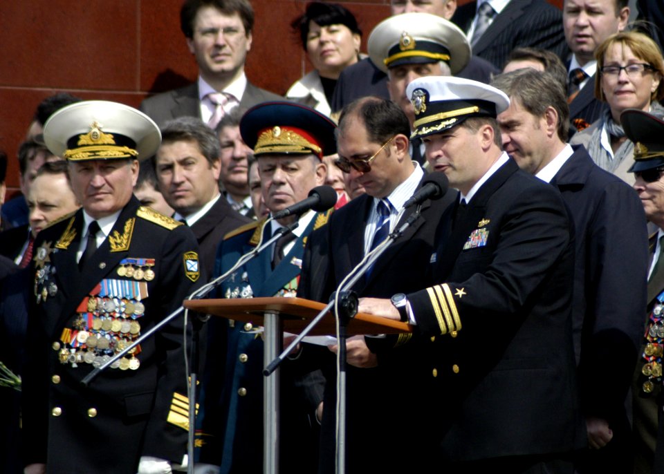 US Navy 070509-N-4649C-083 USS John S. McCain (DDG 56) Commanding Officer, Cmdr. Thomas C. Halvorson, addresses guests during a Victory Day celebration in Vladivostok