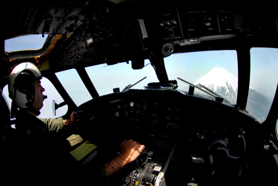 US Navy 070509-N-6106R-017 Lt. Kris Carter, from Dayton, Ohio, flies towards Mount Fuji in a C-2A Greyhound from Fleet Logistics Support Squadron (VRC) 30