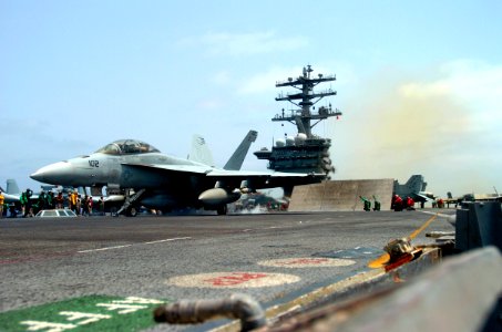 US Navy 070511-N-4420S-244 An F-A-18F Super Hornet, assigned to the Black Aces of Strike Fighter Squadron (VFA) 41, launches from the flight deck