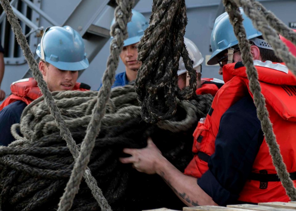 USS Dewey’s (DDG 105) 141121-N-KB426-142 (15234362834)