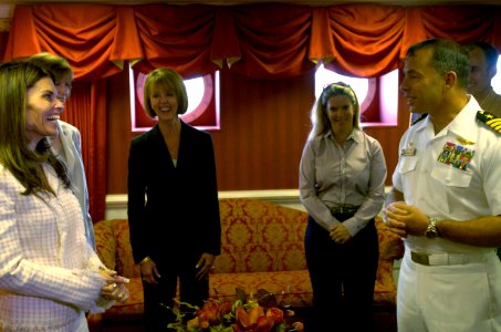 US Navy 070516-N-7130B-013 California's First Lady, Maria Shriver, meets with USS Ronald Reagan (CVN 76) Commanding Officer, Capt. Terry B. Kraft in his in-port cabin