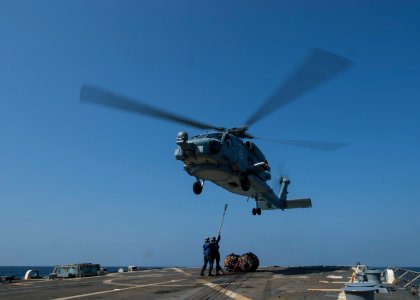 USS Dewey (DDG 105) 150207-N-KB426-054 (16472753326)