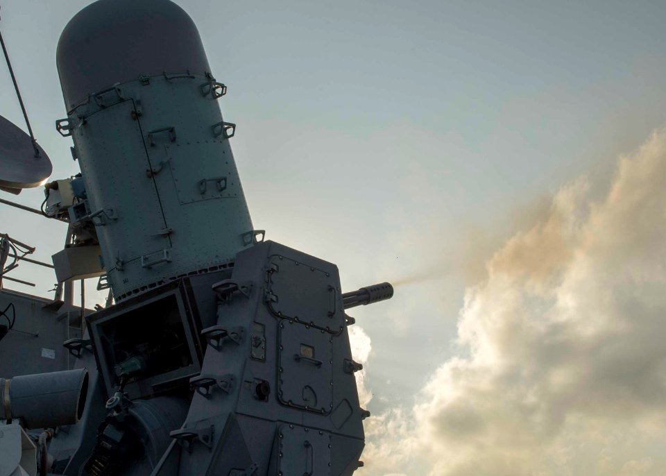 USS Dewey (DDG 105) 141118-N-KB426-007 (15220902814)